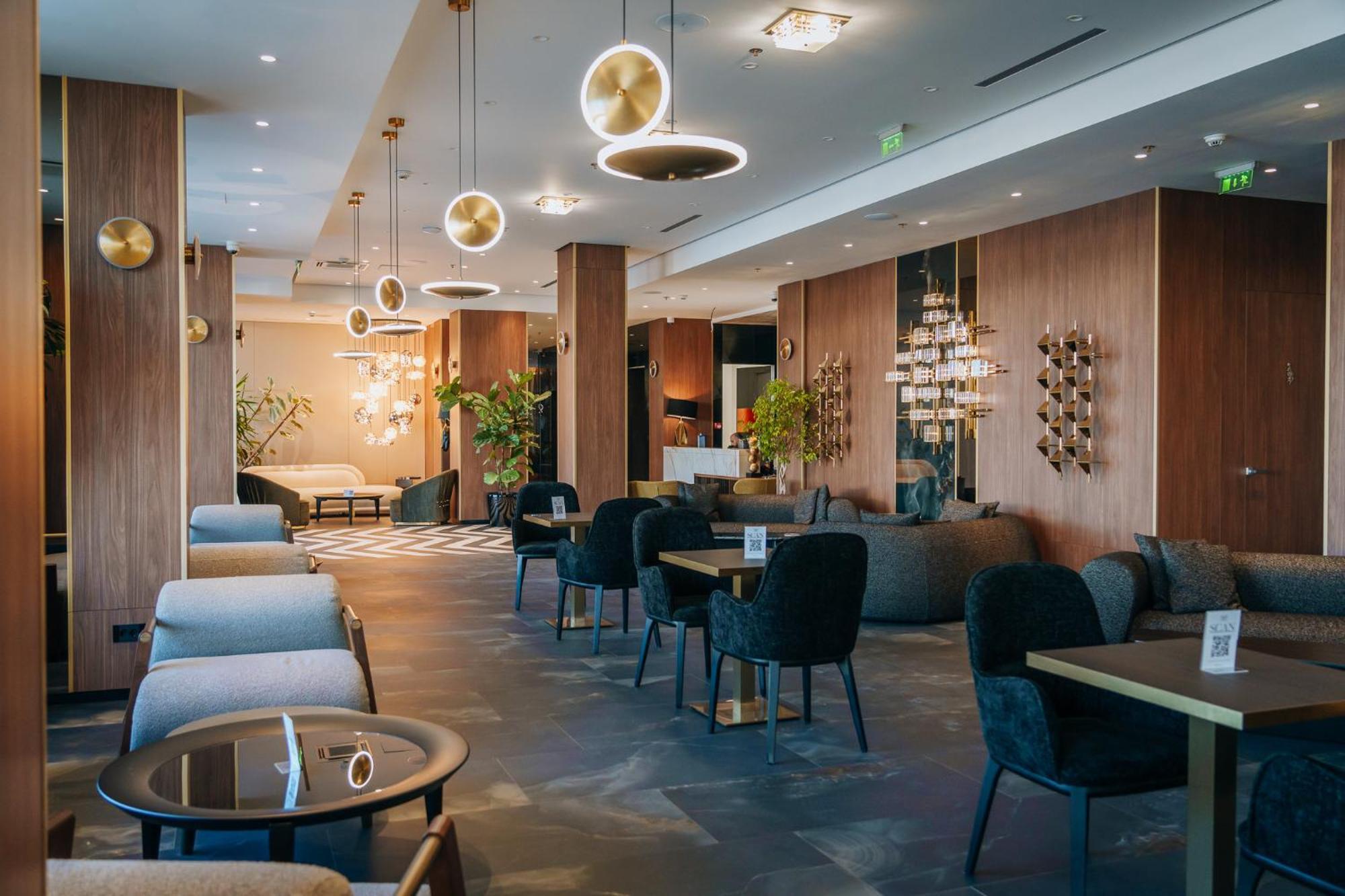 Sky Airport Hotel كلوج-نابوكا المظهر الخارجي الصورة