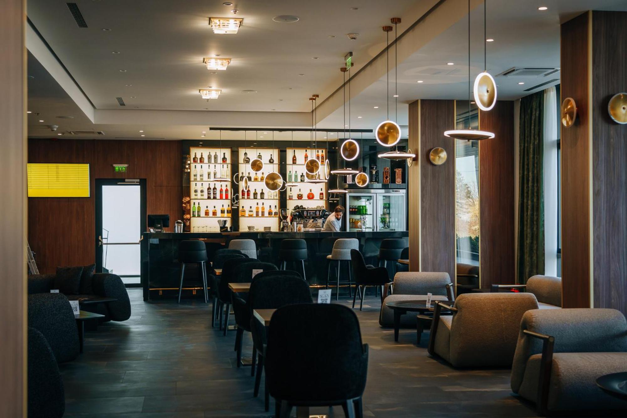 Sky Airport Hotel كلوج-نابوكا المظهر الخارجي الصورة