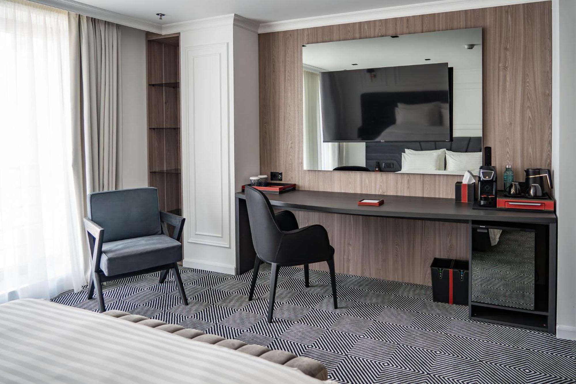 Sky Airport Hotel كلوج-نابوكا المظهر الخارجي الصورة